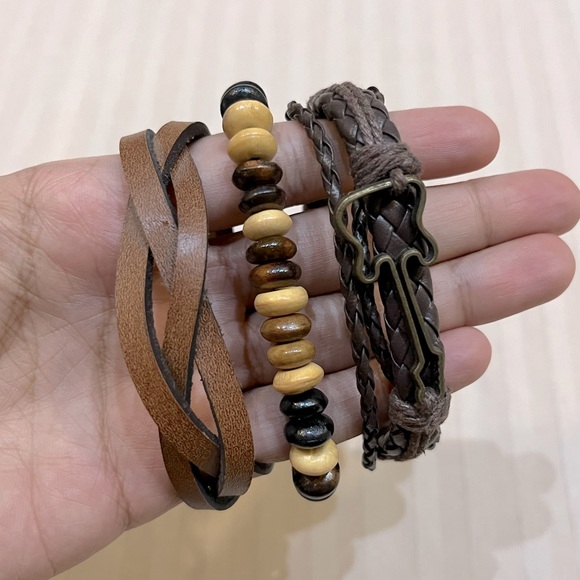 Set of 3 bracelets.. New & unused. UNISEX - Picture 3 of 3